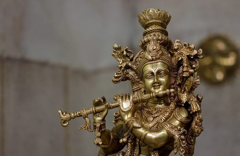 lord Krishna statue